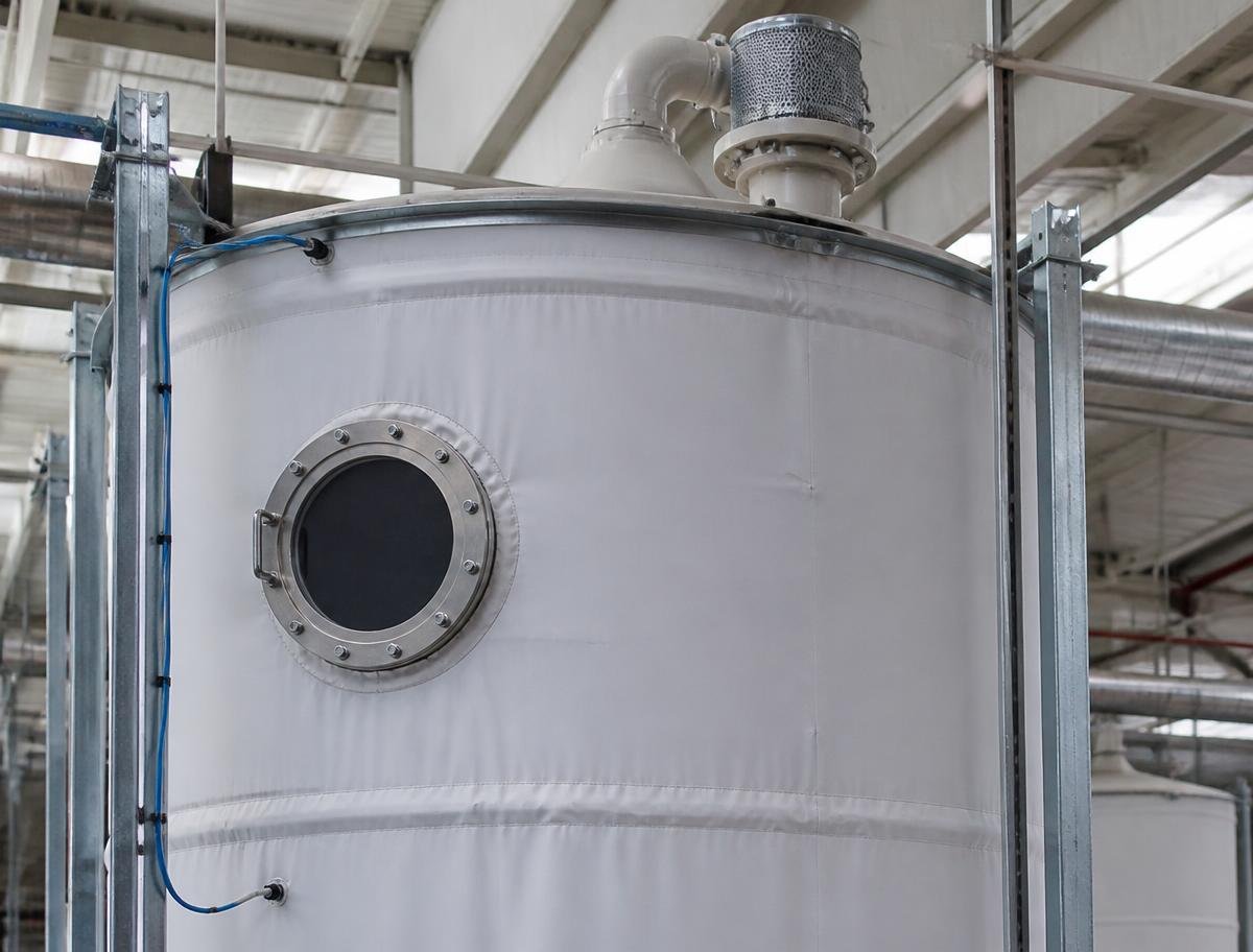 PU-coated fabric silo with inspection port and vent filter for powder storage